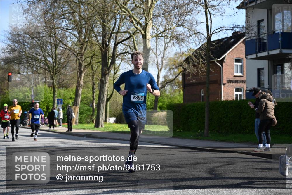 12.04.2026 - 45. Internationalen Wilhelmsburger Insellauf J. Mangold http://msf.ph/oto/9461753 12.04.2026 10:46:51 Ziel 3860, 5538, 4706, 4700, 5803, 2206, 5421, 5626, 3493, 3494, 3010, 3854, 2393, 2845, 3332, 3349, 4297, 3830, 3098, 5445, 4992, 3450, 5054, 2358, 4932 meine-sportfotos.de