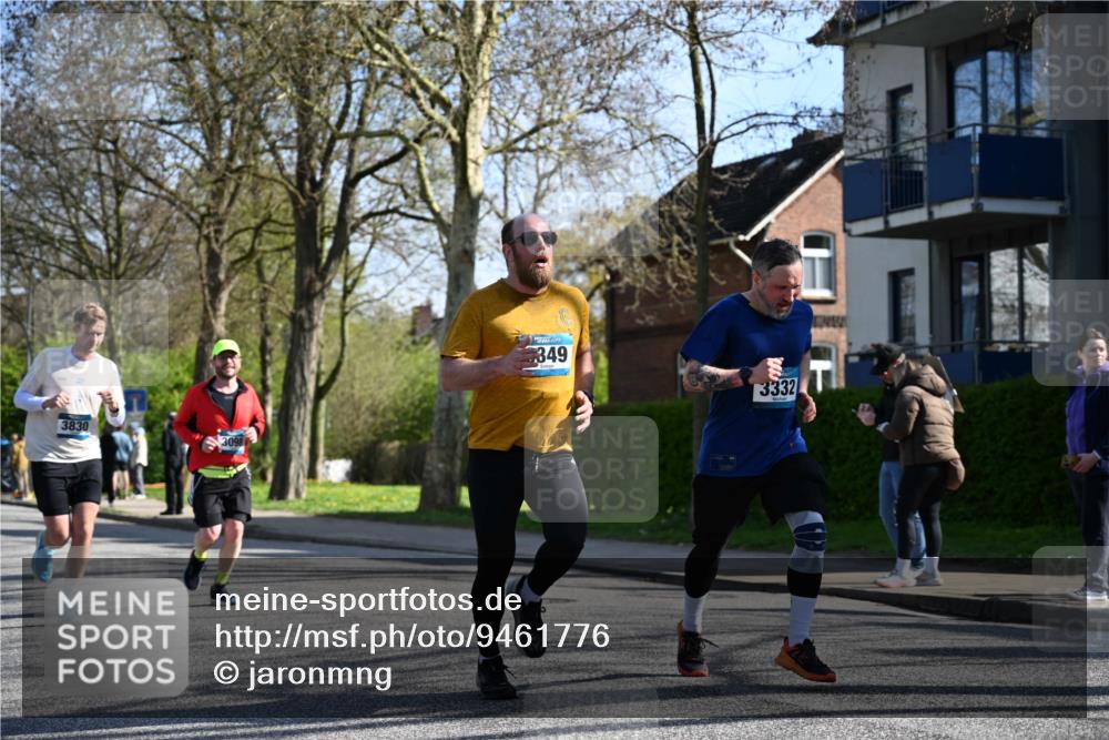 12.04.2026 - 45. Internationalen Wilhelmsburger Insellauf J. Mangold http://msf.ph/oto/9461776 12.04.2026 10:46:56 Ziel 5803, 2206, 5421, 5626, 3493, 3494, 3010, 3854, 2393, 2845, 3332, 3349, 4297, 3830, 3098, 5445, 4992, 3450, 5054, 5054, 2358, 4932, 4402, 4367 meine-sportfotos.de