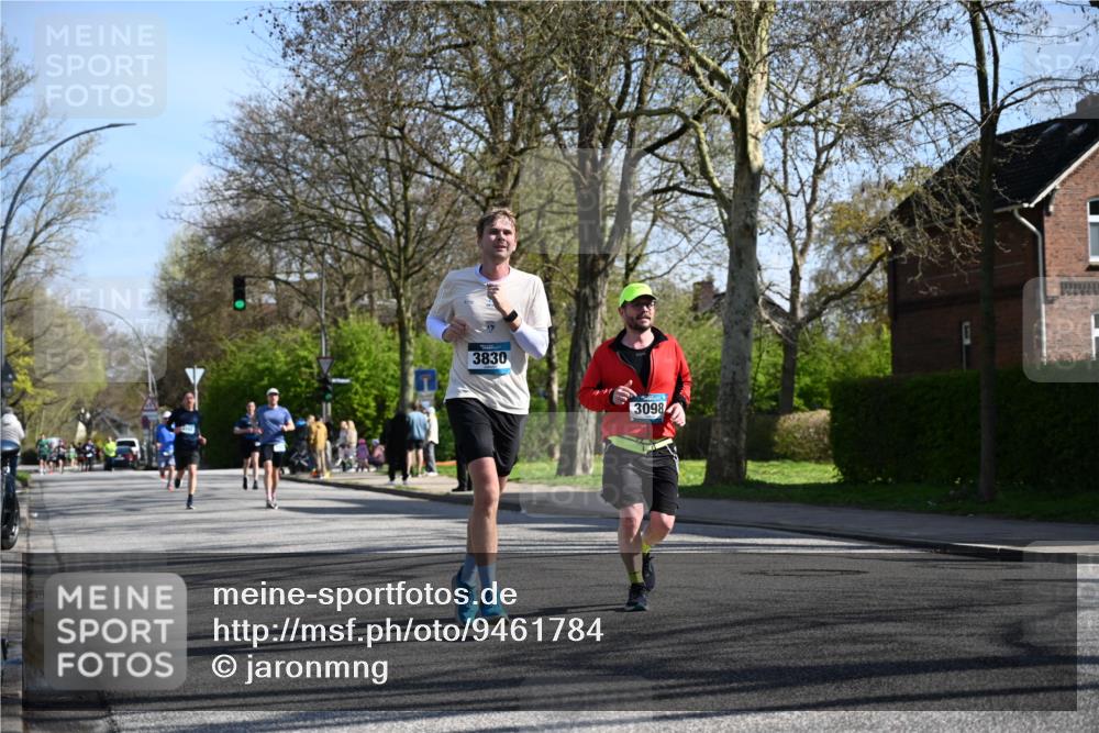 12.04.2026 - 45. Internationalen Wilhelmsburger Insellauf J. Mangold http://msf.ph/oto/9461784 12.04.2026 10:46:57 Ziel 2206, 5421, 5626, 3493, 3494, 3010, 3854, 2393, 2845, 3332, 3349, 4297, 3830, 3098, 5445, 4992, 3450, 5054, 2358, 4932, 4402, 4367 meine-sportfotos.de