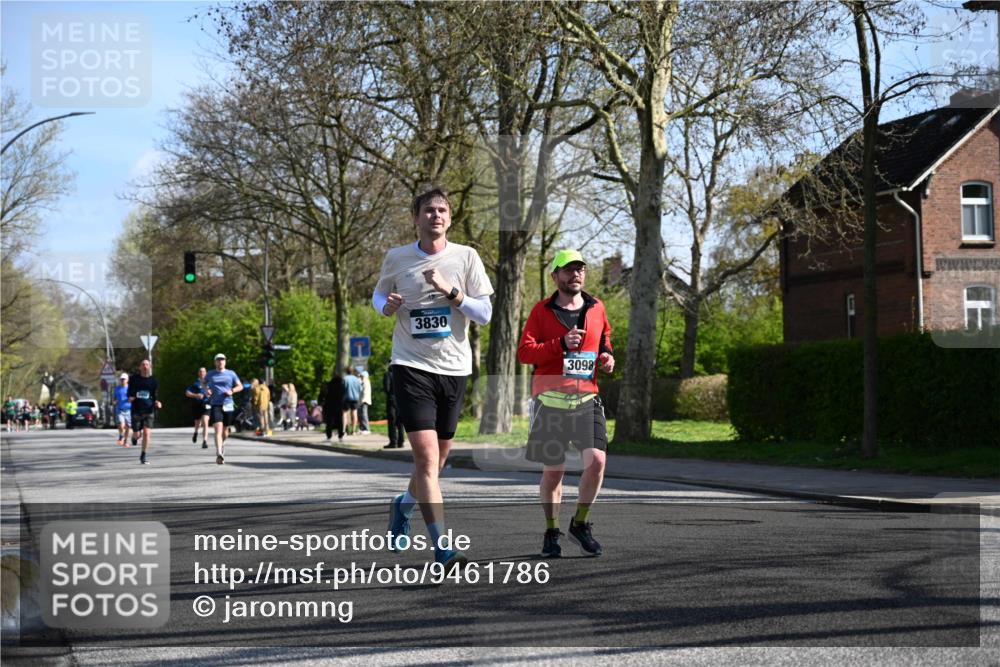 12.04.2026 - 45. Internationalen Wilhelmsburger Insellauf J. Mangold http://msf.ph/oto/9461786 12.04.2026 10:46:57 Ziel 2206, 5421, 5626, 3493, 3494, 3010, 3854, 2393, 2845, 3332, 3349, 4297, 3830, 3098, 5445, 4992, 3450, 5054, 2358, 4932, 4402, 4367 meine-sportfotos.de