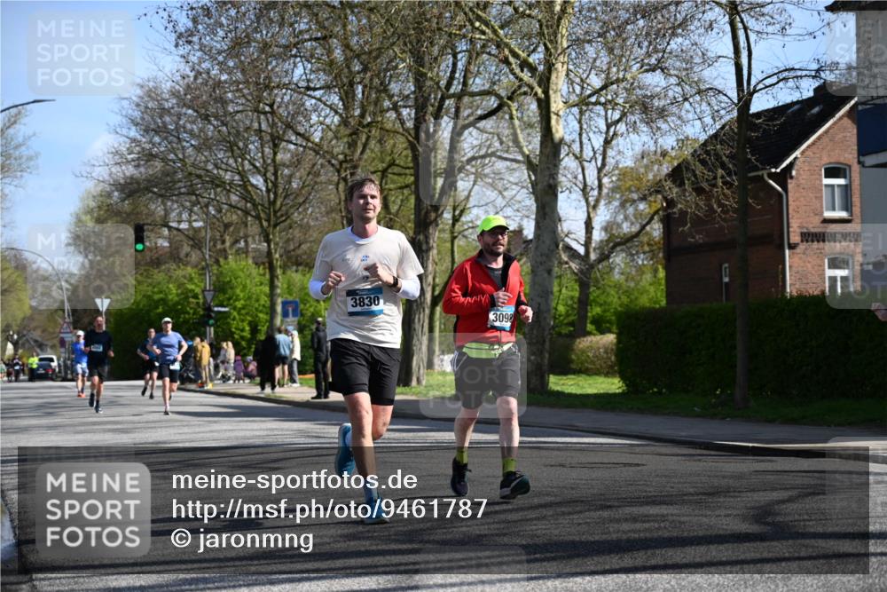 12.04.2026 - 45. Internationalen Wilhelmsburger Insellauf J. Mangold http://msf.ph/oto/9461787 12.04.2026 10:46:57 Ziel 2206, 5421, 5626, 3493, 3494, 3010, 3854, 2393, 2845, 3332, 3349, 4297, 3830, 3098, 5445, 4992, 3450, 5054, 2358, 4932, 4402, 4367 meine-sportfotos.de