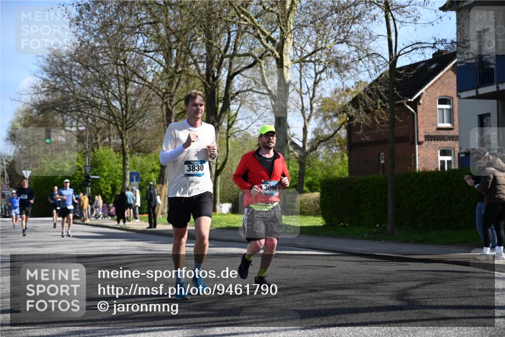 12.04.2026 - 45. Internationalen Wilhelmsburger Insellauf J. Mangold http://msf.ph/oto/9461790 12.04.2026 10:46:57 Ziel 2206, 5421, 5626, 3493, 3494, 3010, 3854, 2393, 2845, 3332, 3349, 4297, 3830, 3098, 5445, 4992, 3450, 5054, 2358, 4932, 4402, 4367 meine-sportfotos.de