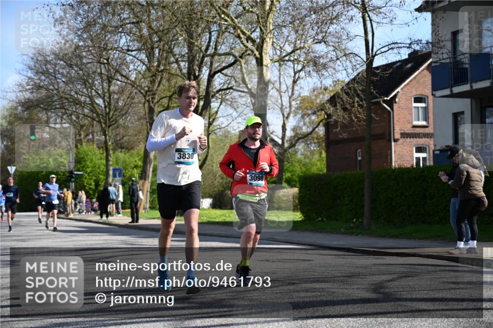 12.04.2026 - 45. Internationalen Wilhelmsburger Insellauf J. Mangold http://msf.ph/oto/9461793 12.04.2026 10:46:57 Ziel 2206, 5421, 5626, 3493, 3494, 3010, 3854, 2393, 2845, 3332, 3349, 4297, 3830, 3098, 5445, 4992, 3450, 5054, 2358, 4932, 4402, 4367 meine-sportfotos.de
