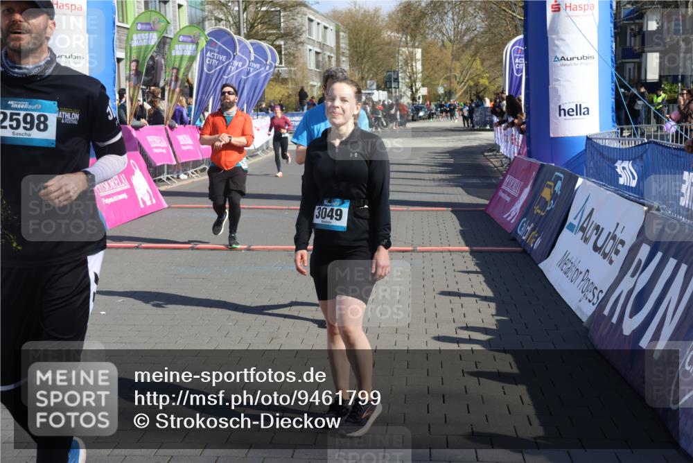 12.04.2026 - 45. Internationalen Wilhelmsburger Insellauf Strokosch-Dieckow http://msf.ph/oto/9461799 12.04.2026 10:51:49 Ziel 3049, 4263, 5769, 3572 meine-sportfotos.de