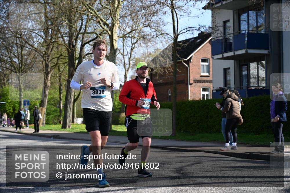 12.04.2026 - 45. Internationalen Wilhelmsburger Insellauf J. Mangold http://msf.ph/oto/9461802 12.04.2026 10:46:58 Ziel 2206, 5421, 5626, 3493, 3494, 3010, 3854, 2393, 2845, 3332, 3349, 4297, 3830, 3098, 5445, 4992, 3450, 5054, 2358, 4932, 4402, 4367, 4181 meine-sportfotos.de