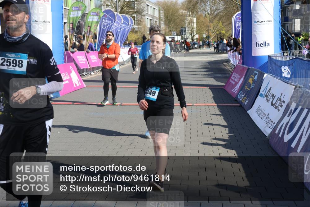 12.04.2026 - 45. Internationalen Wilhelmsburger Insellauf Strokosch-Dieckow http://msf.ph/oto/9461814 12.04.2026 10:51:49 Ziel 3049, 4263, 5769, 3572 meine-sportfotos.de