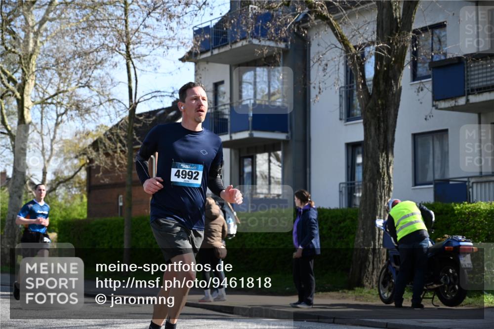 12.04.2026 - 45. Internationalen Wilhelmsburger Insellauf J. Mangold http://msf.ph/oto/9461818 12.04.2026 10:47:05 Ziel 3332, 3349, 4297, 3830, 3098, 5445, 4992, 3450, 5054, 2358, 4932, 4402, 4367, 4181, 5272, 3174, 4360, 4539 meine-sportfotos.de