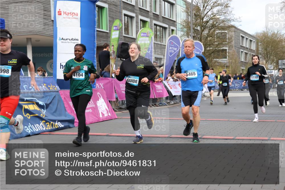 12.04.2026 - 45. Internationalen Wilhelmsburger Insellauf Strokosch-Dieckow http://msf.ph/oto/9461831 12.04.2026 13:18:21 Ziel 2903, 4104, 5465, 4998, 5332, 4203 meine-sportfotos.de