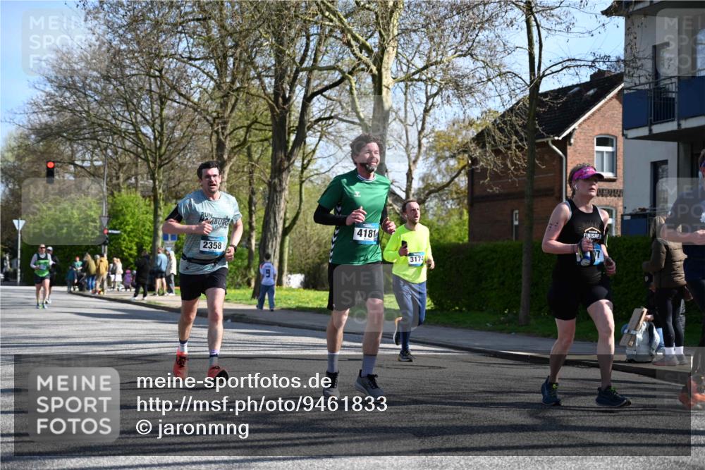 12.04.2026 - 45. Internationalen Wilhelmsburger Insellauf J. Mangold http://msf.ph/oto/9461833 12.04.2026 10:47:27 Ziel 2358, 4932, 4402, 4367, 4181, 5272, 3174, 3174, 4360, 4539, 3762, 4568, 3325, 5749, 2784, 4834, 4330, 3311, 2809, 4415, 4681, 2373, 2384, 2442, 3631, 5578, 3414 meine-sportfotos.de