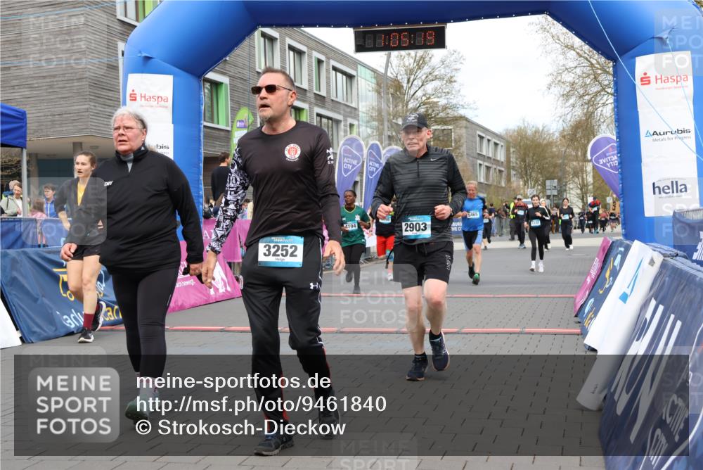 12.04.2026 - 45. Internationalen Wilhelmsburger Insellauf Strokosch-Dieckow http://msf.ph/oto/9461840 12.04.2026 13:18:19 Ziel 3252, 4697, 2903, 4104, 5465, 4998, 5332 meine-sportfotos.de