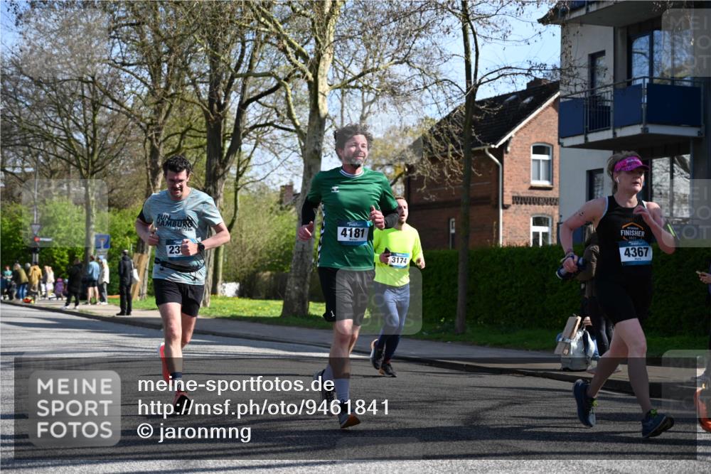 12.04.2026 - 45. Internationalen Wilhelmsburger Insellauf J. Mangold http://msf.ph/oto/9461841 12.04.2026 10:47:27 Ziel 2358, 4932, 4402, 4367, 4181, 5272, 3174, 3174, 4360, 4539, 3762, 4568, 3325, 5749, 2784, 4834, 4330, 3311, 2809, 4415, 4681, 2373, 2384, 2442, 3631, 5578, 3414 meine-sportfotos.de