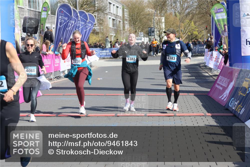 12.04.2026 - 45. Internationalen Wilhelmsburger Insellauf Strokosch-Dieckow http://msf.ph/oto/9461843 12.04.2026 11:09:57 Ziel 2612, 3382, 4081, 3383, 2238 meine-sportfotos.de