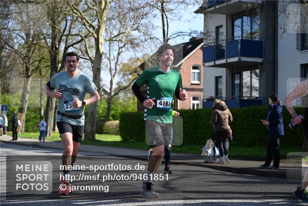 12.04.2026 - 45. Internationalen Wilhelmsburger Insellauf J. Mangold http://msf.ph/oto/9461851 12.04.2026 10:47:28 Ziel 2358, 4932, 4402, 4367, 4181, 5272, 3174, 4360, 4360, 4539, 3762, 4568, 3325, 5749, 2784, 4834, 4330, 3311, 2809, 4415, 4681, 2373, 2384, 2442, 3631, 5578, 3414 meine-sportfotos.de