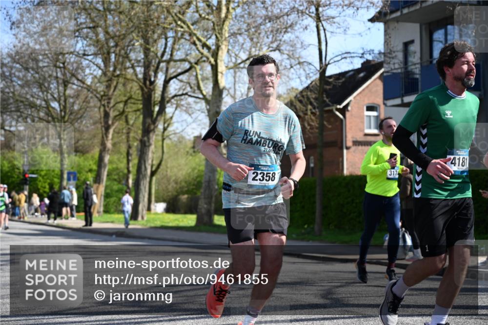 12.04.2026 - 45. Internationalen Wilhelmsburger Insellauf J. Mangold http://msf.ph/oto/9461855 12.04.2026 10:47:28 Ziel 2358, 4932, 4402, 4367, 4181, 5272, 3174, 4360, 4360, 4539, 3762, 4568, 3325, 5749, 2784, 4834, 4330, 3311, 2809, 4415, 4681, 2373, 2384, 2442, 3631, 5578, 3414 meine-sportfotos.de