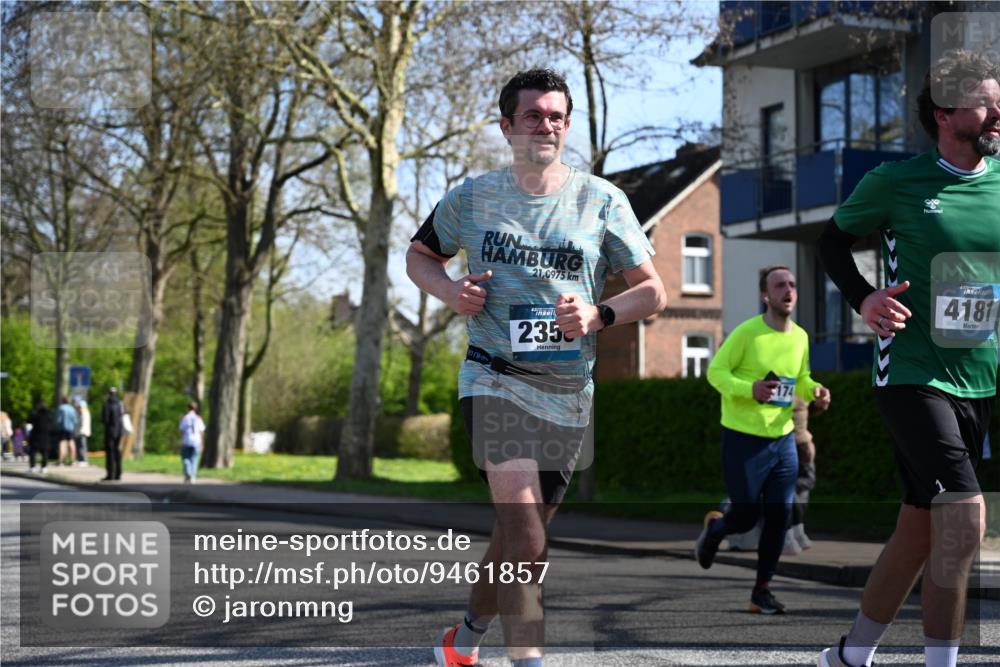 12.04.2026 - 45. Internationalen Wilhelmsburger Insellauf J. Mangold http://msf.ph/oto/9461857 12.04.2026 10:47:29 Ziel 2358, 4932, 4402, 4367, 4181, 5272, 3174, 4360, 4539, 4539, 3762, 4568, 3325, 5749, 2784, 4834, 4330, 3311, 2809, 4415, 4681, 2373, 2384, 2442, 3631, 5578, 3414, 3307 meine-sportfotos.de