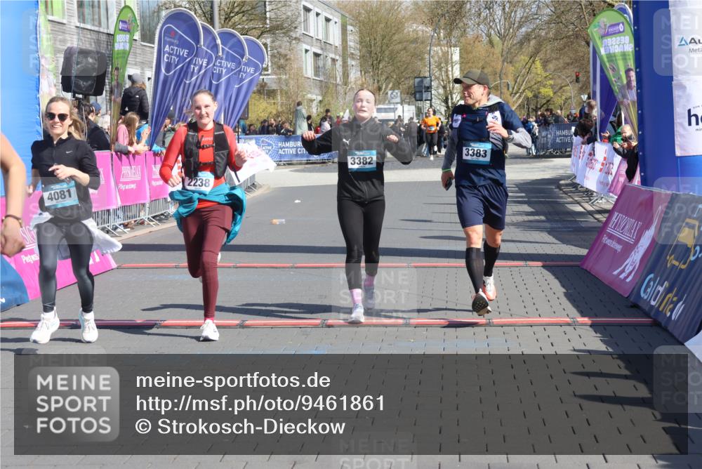 12.04.2026 - 45. Internationalen Wilhelmsburger Insellauf Strokosch-Dieckow http://msf.ph/oto/9461861 12.04.2026 11:09:57 Ziel 2612, 3382, 4081, 3383, 2238 meine-sportfotos.de