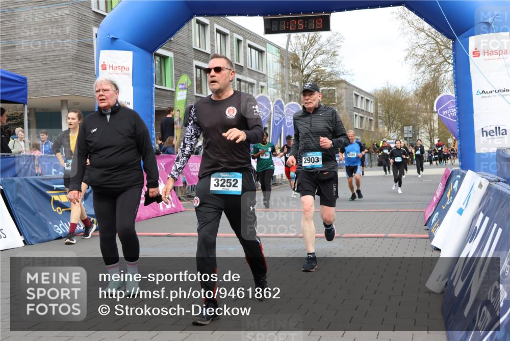 12.04.2026 - 45. Internationalen Wilhelmsburger Insellauf Strokosch-Dieckow http://msf.ph/oto/9461862 12.04.2026 13:18:18 Ziel 3272, 4690, 3252, 4697, 2903, 4104, 5465, 4998, 5332 meine-sportfotos.de