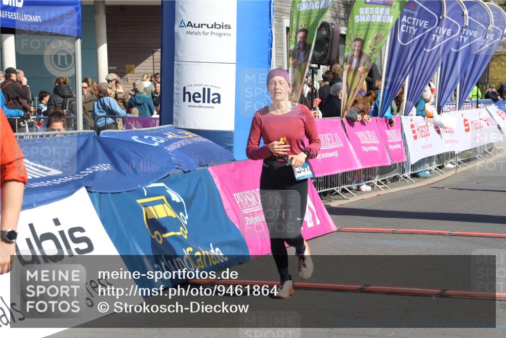 12.04.2026 - 45. Internationalen Wilhelmsburger Insellauf Strokosch-Dieckow http://msf.ph/oto/9461864 12.04.2026 10:51:53 Ziel 5769, 3572, 4503 meine-sportfotos.de