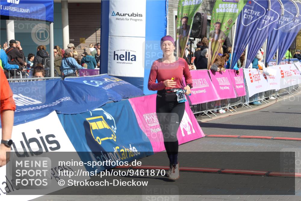 12.04.2026 - 45. Internationalen Wilhelmsburger Insellauf Strokosch-Dieckow http://msf.ph/oto/9461870 12.04.2026 10:51:53 Ziel 5769, 3572, 4503 meine-sportfotos.de