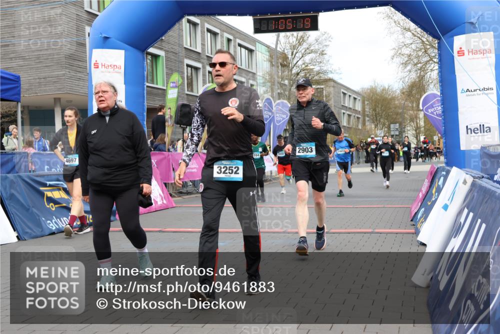 12.04.2026 - 45. Internationalen Wilhelmsburger Insellauf Strokosch-Dieckow http://msf.ph/oto/9461883 12.04.2026 13:18:18 Ziel 3272, 4690, 3252, 4697, 2903, 4104, 5465, 4998, 5332 meine-sportfotos.de