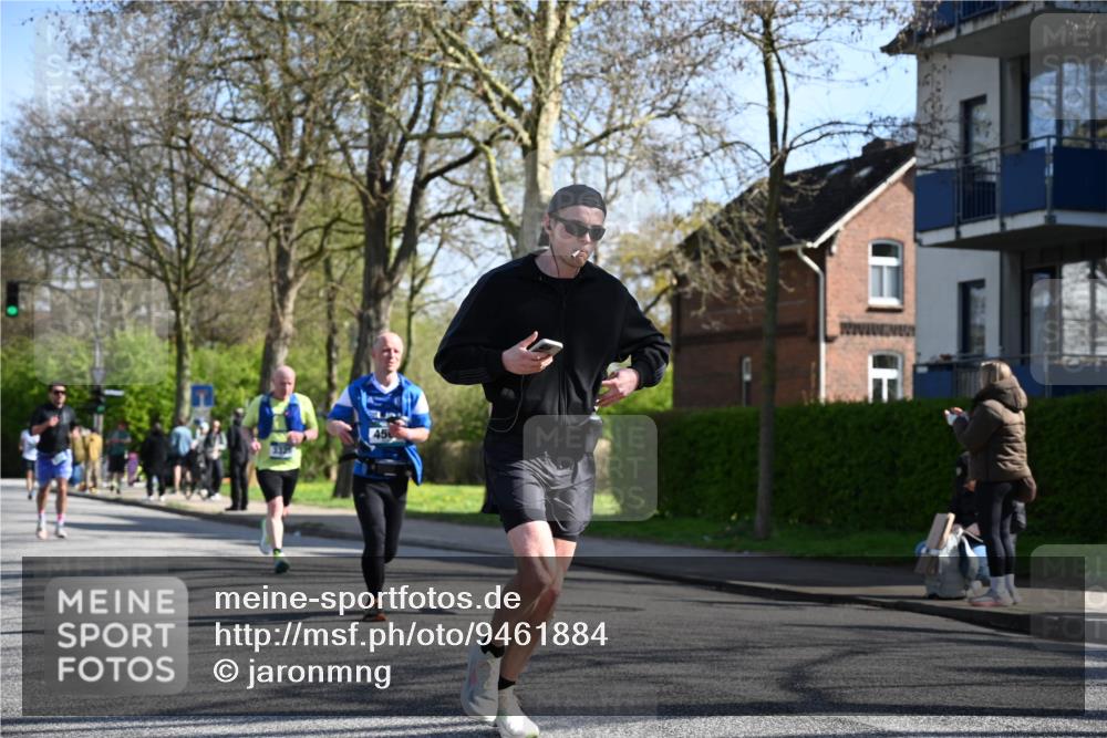 12.04.2026 - 45. Internationalen Wilhelmsburger Insellauf J. Mangold http://msf.ph/oto/9461884 12.04.2026 10:47:43 Ziel 4402, 4367, 4181, 5272, 3174, 4360, 4539, 3762, 4568, 3325, 5749, 2784, 4834, 4330, 3311, 2809, 4415, 4681, 2373, 2384, 2442, 3631, 5578, 3414, 3307, 4882, 2053, 4563, 4866, 4563, 4866, 2438, 3513, 2854, 2887, 3103 meine-sportfotos.de