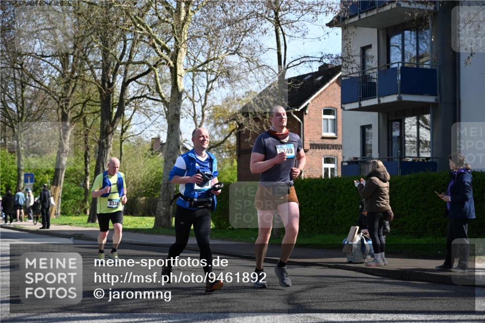 12.04.2026 - 45. Internationalen Wilhelmsburger Insellauf J. Mangold http://msf.ph/oto/9461892 12.04.2026 10:47:44 Ziel 4402, 4367, 4181, 5272, 3174, 4360, 4539, 3762, 4568, 3325, 5749, 2784, 4834, 4330, 3311, 2809, 4415, 4681, 2373, 2384, 2442, 3631, 5578, 3414, 3307, 4882, 2053, 4563, 4866, 2438, 3513, 2854, 2887, 3103, 4424 meine-sportfotos.de