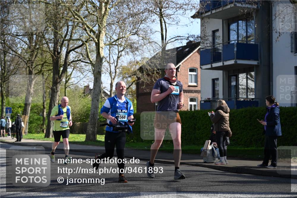 12.04.2026 - 45. Internationalen Wilhelmsburger Insellauf J. Mangold http://msf.ph/oto/9461893 12.04.2026 10:47:44 Ziel 4402, 4367, 4181, 5272, 3174, 4360, 4539, 3762, 4568, 3325, 5749, 2784, 4834, 4330, 3311, 2809, 4415, 4681, 2373, 2384, 2442, 3631, 5578, 3414, 3307, 4882, 2053, 4563, 4866, 2438, 3513, 2854, 2887, 3103, 4424 meine-sportfotos.de