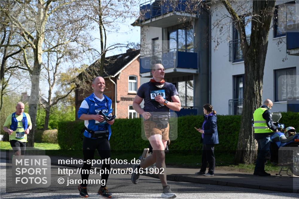 12.04.2026 - 45. Internationalen Wilhelmsburger Insellauf J. Mangold http://msf.ph/oto/9461902 12.04.2026 10:47:45 Ziel 4181, 5272, 3174, 4360, 4539, 3762, 4568, 3325, 5749, 2784, 4834, 4330, 3311, 2809, 4330, 3311, 2809, 4415, 4681, 2373, 2384, 2442, 3631, 5578, 3414, 3307, 4882, 2053, 4563, 4866, 2438, 3513, 2854, 2887, 3103, 4424 meine-sportfotos.de