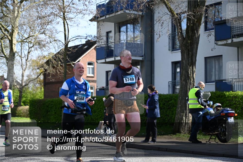 12.04.2026 - 45. Internationalen Wilhelmsburger Insellauf J. Mangold http://msf.ph/oto/9461905 12.04.2026 10:47:45 Ziel 4181, 5272, 3174, 4360, 4539, 3762, 4568, 3325, 5749, 2784, 4834, 4330, 3311, 2809, 4330, 3311, 2809, 4415, 4681, 2373, 2384, 2442, 3631, 5578, 3414, 3307, 4882, 2053, 4563, 4866, 2438, 3513, 2854, 2887, 3103, 4424 meine-sportfotos.de