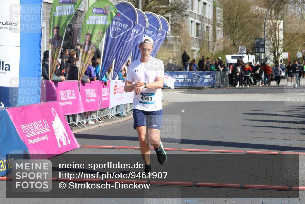12.04.2026 - 45. Internationalen Wilhelmsburger Insellauf Strokosch-Dieckow http://msf.ph/oto/9461907 12.04.2026 10:51:57 Ziel 3572, 4503 meine-sportfotos.de