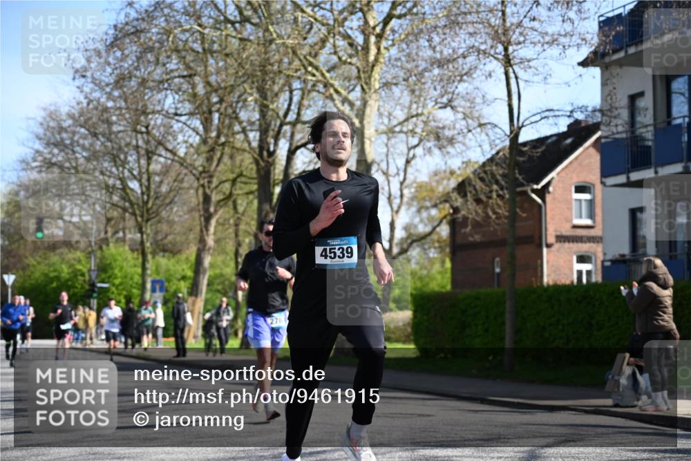 12.04.2026 - 45. Internationalen Wilhelmsburger Insellauf J. Mangold http://msf.ph/oto/9461915 12.04.2026 10:47:48 Ziel 5272, 3174, 4360, 4539, 3762, 4568, 3325, 5749, 2784, 4834, 4330, 3311, 2809, 4415, 4681, 4415, 4681, 2373, 2384, 2442, 3631, 5578, 3414, 3307, 4882, 2053, 4563, 4866, 2438, 2438, 3513, 2854, 2887, 3103, 4424, 3509, 4768, 3060 meine-sportfotos.de