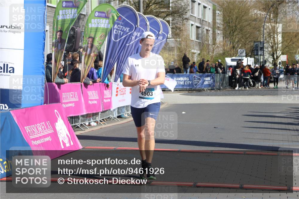 12.04.2026 - 45. Internationalen Wilhelmsburger Insellauf Strokosch-Dieckow http://msf.ph/oto/9461926 12.04.2026 10:51:57 Ziel 3572, 4503 meine-sportfotos.de