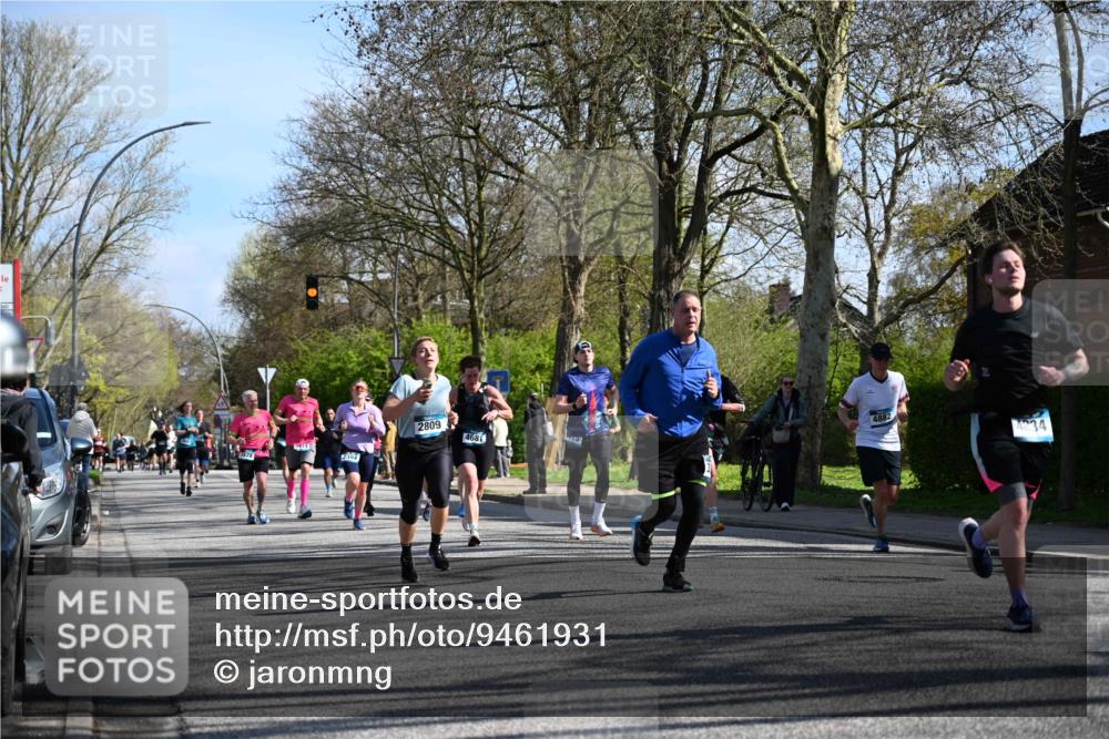 12.04.2026 - 45. Internationalen Wilhelmsburger Insellauf J. Mangold http://msf.ph/oto/9461931 12.04.2026 10:47:55 Ziel 3762, 4568, 3325, 5749, 2784, 4834, 4330, 3311, 2809, 4415, 4681, 2373, 2384, 2442, 3631, 5578, 3414, 3307, 4882, 2053, 4563, 4866, 4563, 4866, 2438, 3513, 2854, 2887, 3103, 3103, 4424, 3509, 4768, 3060, 3063, 2992, 2846, 3722, 4088, 4913 meine-sportfotos.de