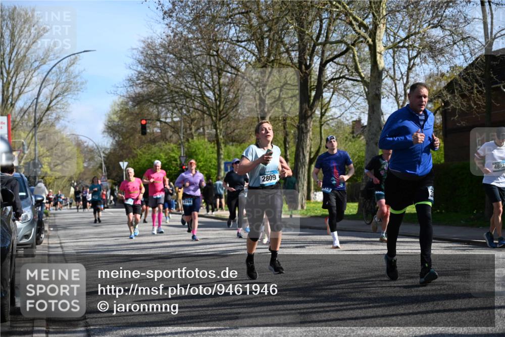 12.04.2026 - 45. Internationalen Wilhelmsburger Insellauf J. Mangold http://msf.ph/oto/9461946 12.04.2026 10:47:56 Ziel 4568, 3325, 5749, 2784, 4834, 4330, 3311, 2809, 4415, 4681, 2373, 2384, 2442, 3631, 5578, 3414, 3307, 4882, 2053, 4563, 4866, 2438, 3513, 2854, 2887, 3103, 4424, 4424, 3509, 4768, 3060, 3063, 2992, 2846, 3722, 4088, 4913 meine-sportfotos.de