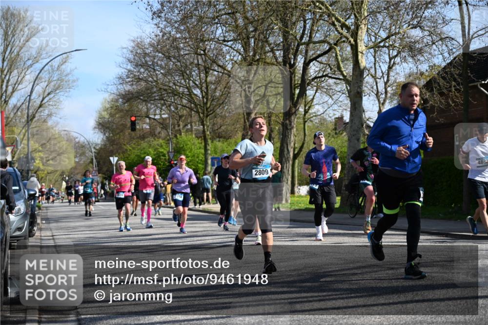 12.04.2026 - 45. Internationalen Wilhelmsburger Insellauf J. Mangold http://msf.ph/oto/9461948 12.04.2026 10:47:56 Ziel 4568, 3325, 5749, 2784, 4834, 4330, 3311, 2809, 4415, 4681, 2373, 2384, 2442, 3631, 5578, 3414, 3307, 4882, 2053, 4563, 4866, 2438, 3513, 2854, 2887, 3103, 4424, 4424, 3509, 4768, 3060, 3063, 2992, 2846, 3722, 4088, 4913 meine-sportfotos.de