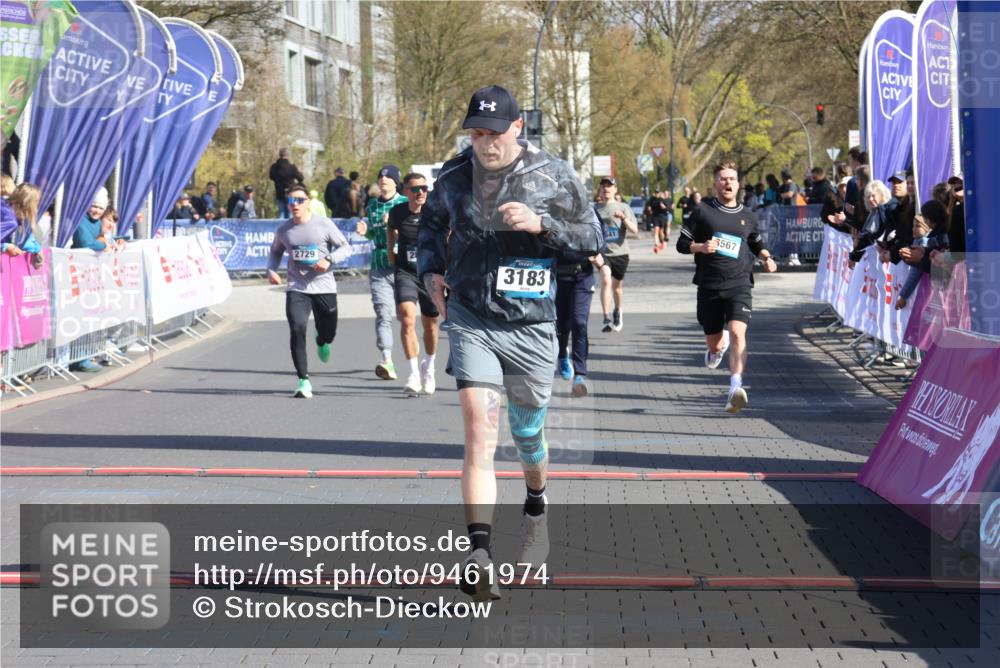 12.04.2026 - 45. Internationalen Wilhelmsburger Insellauf Strokosch-Dieckow http://msf.ph/oto/9461974 12.04.2026 10:52:10 Ziel 3183, 3567, 2729, 5553, 2837 meine-sportfotos.de