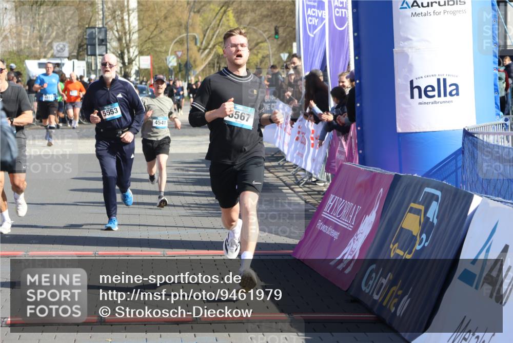 12.04.2026 - 45. Internationalen Wilhelmsburger Insellauf Strokosch-Dieckow http://msf.ph/oto/9461979 12.04.2026 10:52:12 Ziel 3183, 3567, 2729, 5553, 2837, 4541, 2432 meine-sportfotos.de