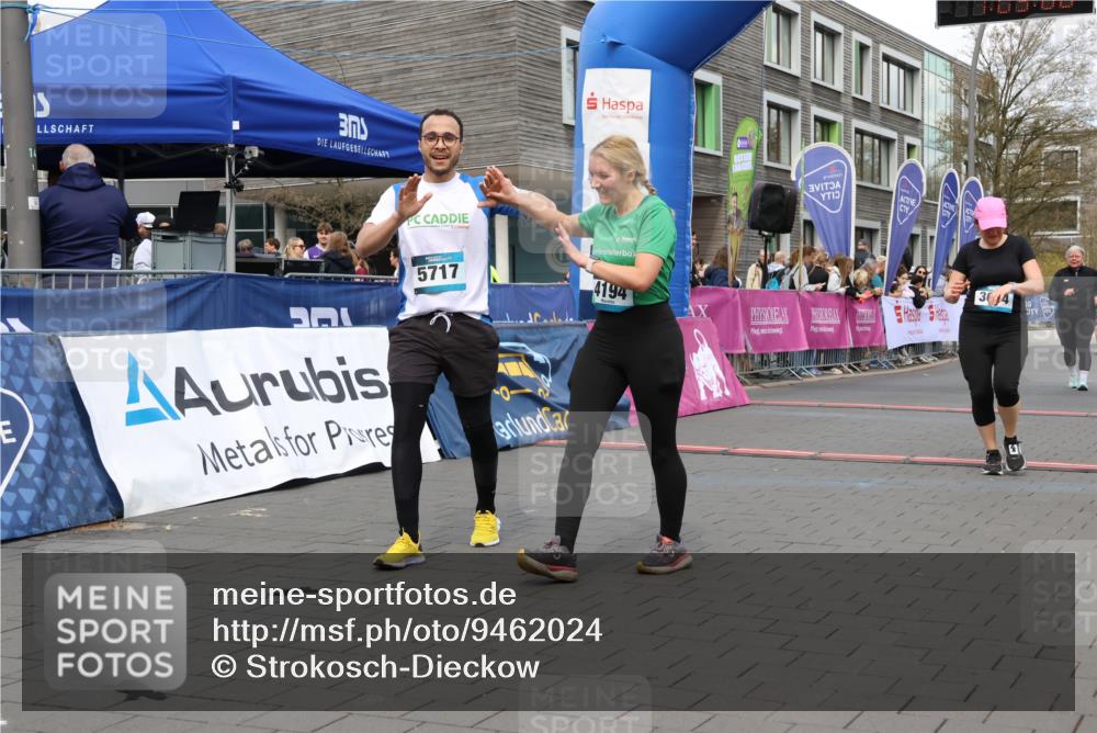 12.04.2026 - 45. Internationalen Wilhelmsburger Insellauf Strokosch-Dieckow http://msf.ph/oto/9462024 12.04.2026 13:18:08 Ziel 5717, 4804, 3604, 2125, 2520 meine-sportfotos.de