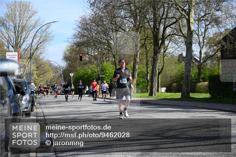 12.04.2026 - 45. Internationalen Wilhelmsburger Insellauf J. Mangold http://msf.ph/oto/9462028 12.04.2026 10:48:07 Ziel 4834, 4330, 3311, 2809, 4415, 4681, 2373, 2384, 2442, 3631, 5578, 3414, 3307, 4882, 2053, 4563, 4866, 2438, 3513, 2854, 2887, 3103, 3103, 4424, 3509, 4768, 3060, 3063, 2992, 2846, 3722, 4088, 4913, 4675, 3007 meine-sportfotos.de