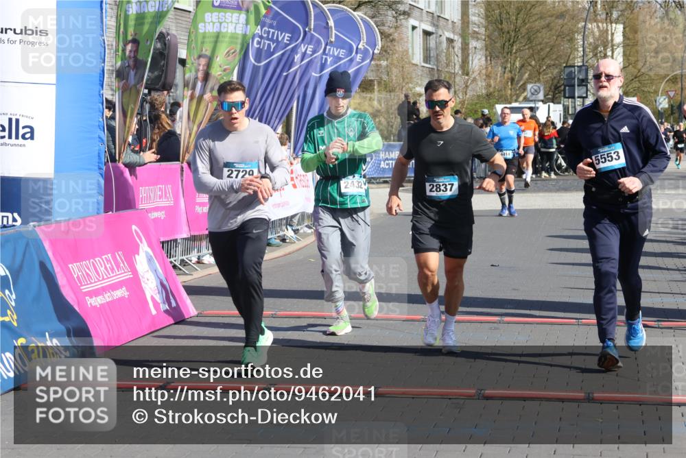 12.04.2026 - 45. Internationalen Wilhelmsburger Insellauf Strokosch-Dieckow http://msf.ph/oto/9462041 12.04.2026 10:52:14 Ziel 3183, 3567, 2729, 5553, 2837, 4541, 2432 meine-sportfotos.de