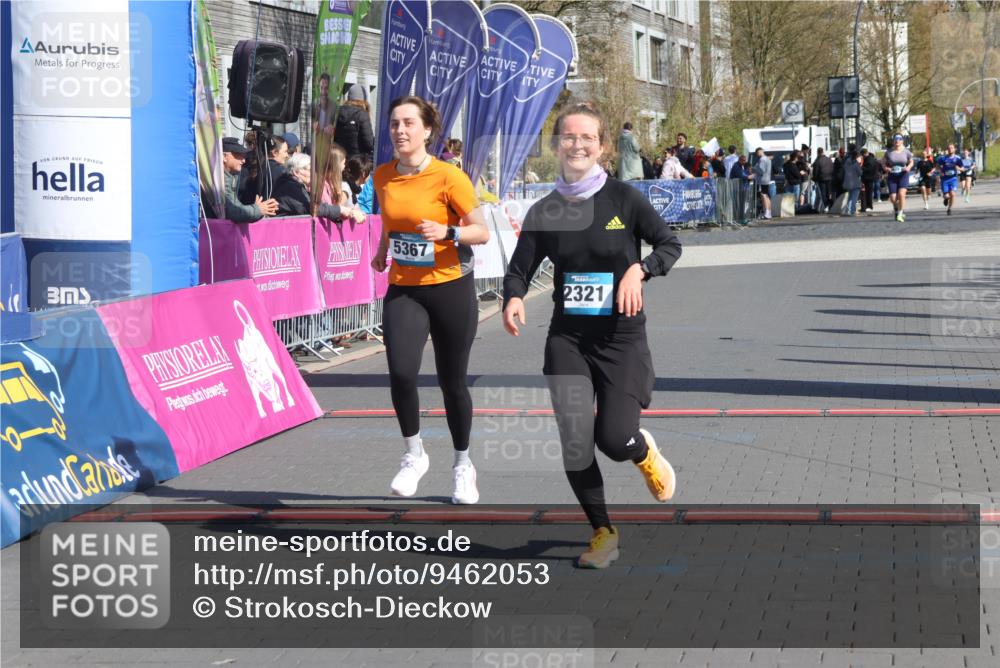 12.04.2026 - 45. Internationalen Wilhelmsburger Insellauf Strokosch-Dieckow http://msf.ph/oto/9462053 12.04.2026 11:10:08 Ziel 2321, 5367 meine-sportfotos.de