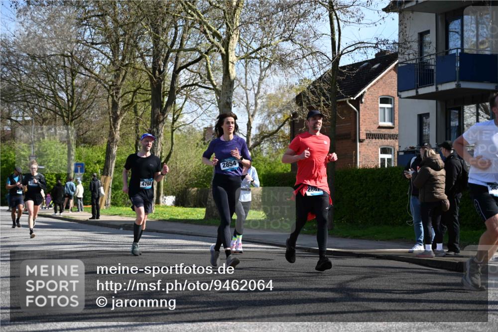 12.04.2026 - 45. Internationalen Wilhelmsburger Insellauf J. Mangold http://msf.ph/oto/9462064 12.04.2026 10:48:16 Ziel 2442, 3631, 5578, 3414, 3307, 4882, 2053, 4563, 4866, 2438, 3513, 2854, 2887, 3103, 4424, 3509, 4768, 3060, 3063, 2992, 2846, 3722, 4088, 3722, 4088, 4913, 4675, 3007, 4336, 3760, 3695, 5039, 2672, 4789, 4661, 5360 meine-sportfotos.de
