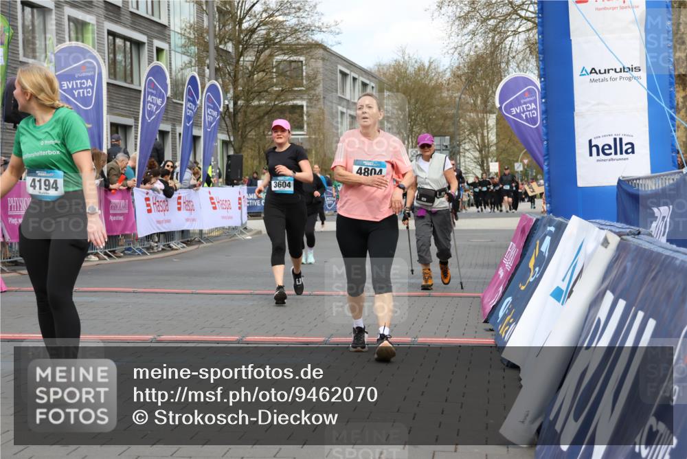 12.04.2026 - 45. Internationalen Wilhelmsburger Insellauf Strokosch-Dieckow http://msf.ph/oto/9462070 12.04.2026 13:18:06 Ziel 4194, 5717, 4804, 3604, 2125 meine-sportfotos.de
