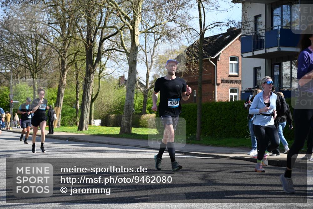 12.04.2026 - 45. Internationalen Wilhelmsburger Insellauf J. Mangold http://msf.ph/oto/9462080 12.04.2026 10:48:17 Ziel 3307, 4882, 2053, 4563, 4866, 2438, 3513, 2854, 2887, 3103, 4424, 3509, 4768, 3060, 3063, 2992, 2846, 3722, 4088, 4913, 4913, 4675, 3007, 4336, 3760, 3695, 5039, 2672, 4789, 4661, 5360, 5649 meine-sportfotos.de