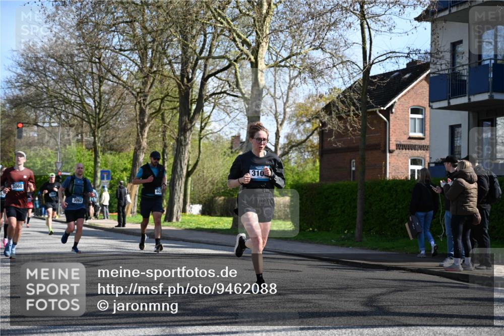 12.04.2026 - 45. Internationalen Wilhelmsburger Insellauf J. Mangold http://msf.ph/oto/9462088 12.04.2026 10:48:19 Ziel 4882, 2053, 4563, 4866, 2438, 3513, 2854, 2887, 3103, 4424, 3509, 4768, 3060, 3063, 2992, 2846, 3722, 4088, 4913, 4675, 3007, 4336, 3760, 3695, 5039, 2672, 4789, 4661, 5360, 5649, 2649, 2231, 3200 meine-sportfotos.de