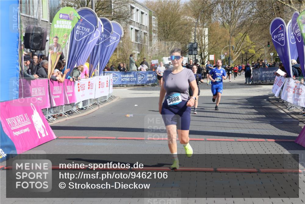 12.04.2026 - 45. Internationalen Wilhelmsburger Insellauf Strokosch-Dieckow http://msf.ph/oto/9462106 12.04.2026 11:10:19 Ziel 3688, 4080, 3335 meine-sportfotos.de