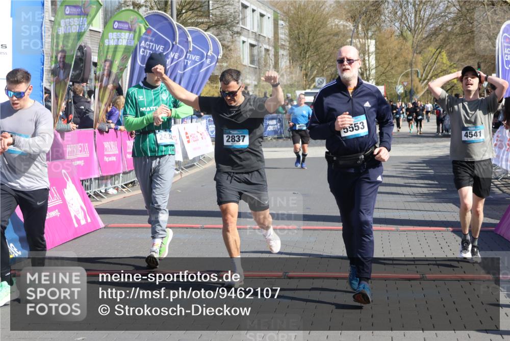 12.04.2026 - 45. Internationalen Wilhelmsburger Insellauf Strokosch-Dieckow http://msf.ph/oto/9462107 12.04.2026 10:52:15 Ziel 3567, 2729, 5553, 2837, 4541, 2432 meine-sportfotos.de