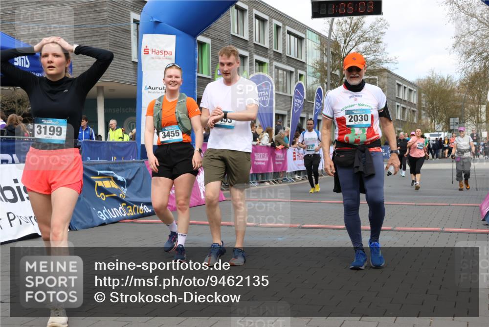 12.04.2026 - 45. Internationalen Wilhelmsburger Insellauf Strokosch-Dieckow http://msf.ph/oto/9462135 12.04.2026 13:18:03 Ziel 3455, 4194, 5717, 4804, 3604 meine-sportfotos.de