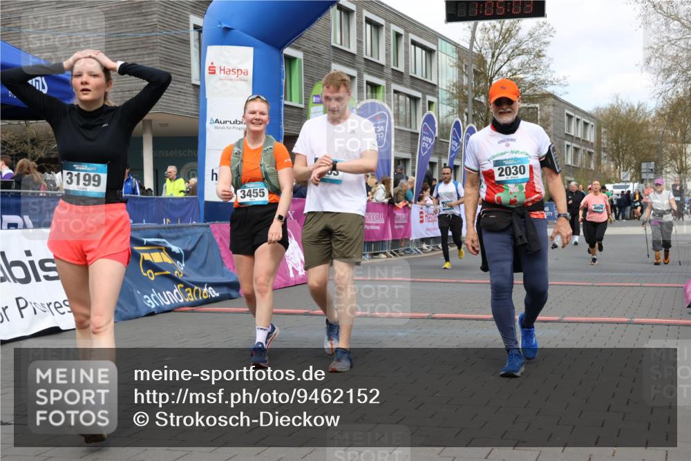 12.04.2026 - 45. Internationalen Wilhelmsburger Insellauf Strokosch-Dieckow http://msf.ph/oto/9462152 12.04.2026 13:18:02 Ziel 2030, 3199, 3453, 3455, 4194, 5717, 4804, 3604 meine-sportfotos.de