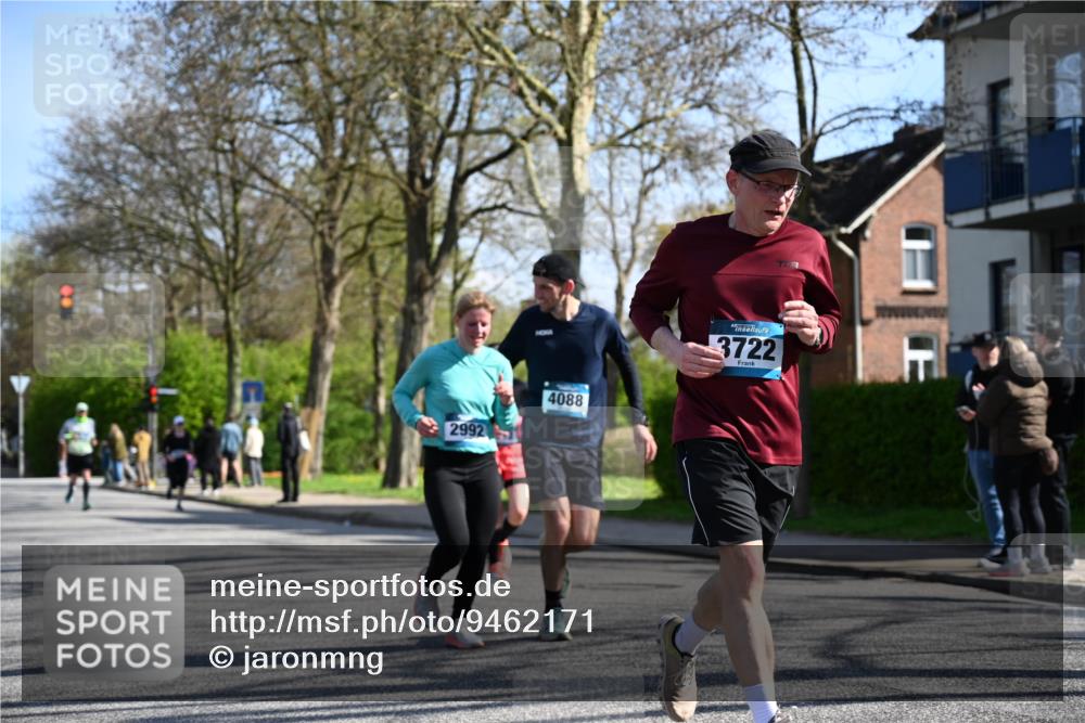 12.04.2026 - 45. Internationalen Wilhelmsburger Insellauf J. Mangold http://msf.ph/oto/9462171 12.04.2026 10:48:26 Ziel 3513, 2854, 2887, 3103, 4424, 3509, 4768, 3060, 3063, 2992, 2846, 3722, 4088, 4913, 4675, 3007, 4336, 3760, 3695, 5039, 2672, 4789, 4661, 5360, 5649, 2649, 2231, 3200, 4185, 2179 meine-sportfotos.de